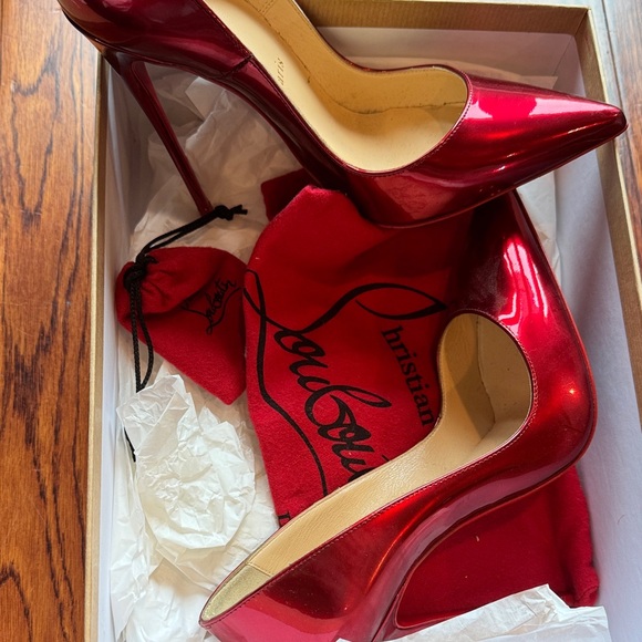 Christian Louboutin Glossy Crimson Heels - Picture 5 of 6